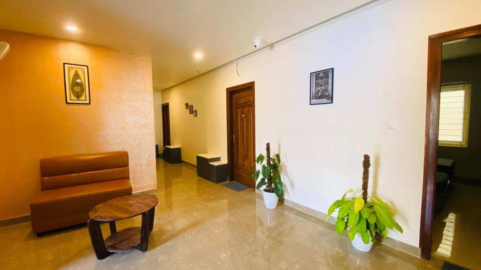 C-Suites Winster Bangalore Eksteriør bilde